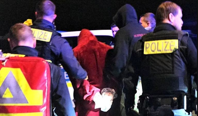 Φρίκη στο Βερολίνο: Αγόρι 16 ετών μαχαίρωσε μέχρι θανάτου τον πατέρα του