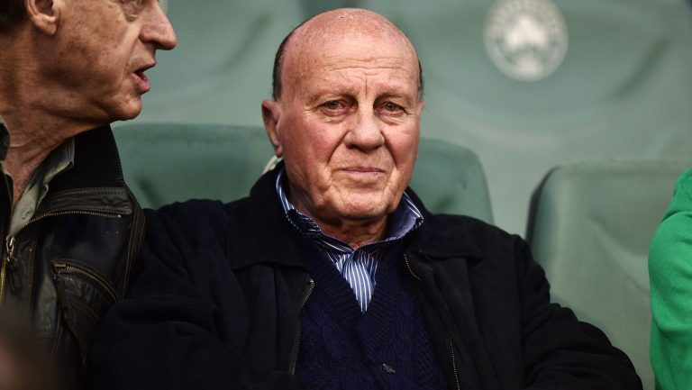 Ανακοπή καρδιάς υπέστη ο θρυλικός Μίμης Δομάζος ενώ περπατούσε στο Χαλάνδρι