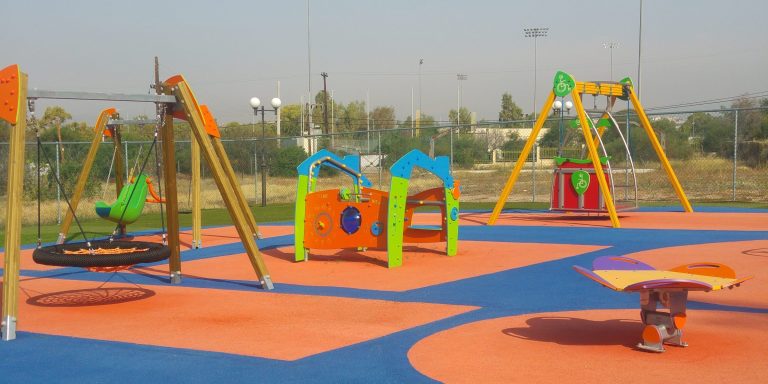 Προσοχή στα παιδιά όσο κοιτάμε το ηφαίστειο…