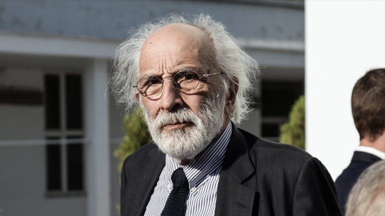 Ο Αλέξανδρος Λυκουρέζος μεταφέρεται εσπευσμένα στον «Ερυθρό Σταυρό» με εγκεφαλικό