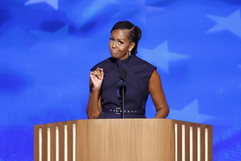 Η δήλωση του πατέρα του Μασκ για τη Μισέλ Ομπάμα που κάνει τον γύρο του κόσμου