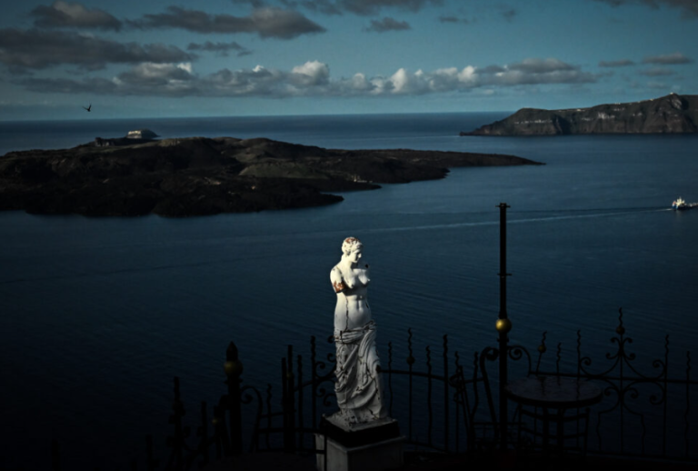 Σεισμοί στις Κυκλάδες: «Η Άνυδρος μετακινείται 7 χιλιοστά την ημέρα προς τα δυτικά» τονίζει ο Αθανάσιος Γκανάς