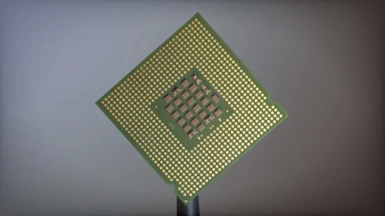 Κίνα: Επιστήμονες ανακοίνωσαν πως ξεκινούν δοκιμές σε ανθρώπους του μικροτσίπ που εμφυτεύεται στον εγκέφαλο