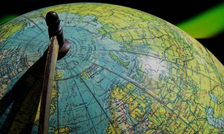 Ο μαγνητικός Βόρειος Πόλος άλλαξε θέση – Τι θα συμβεί στον πλανήτη