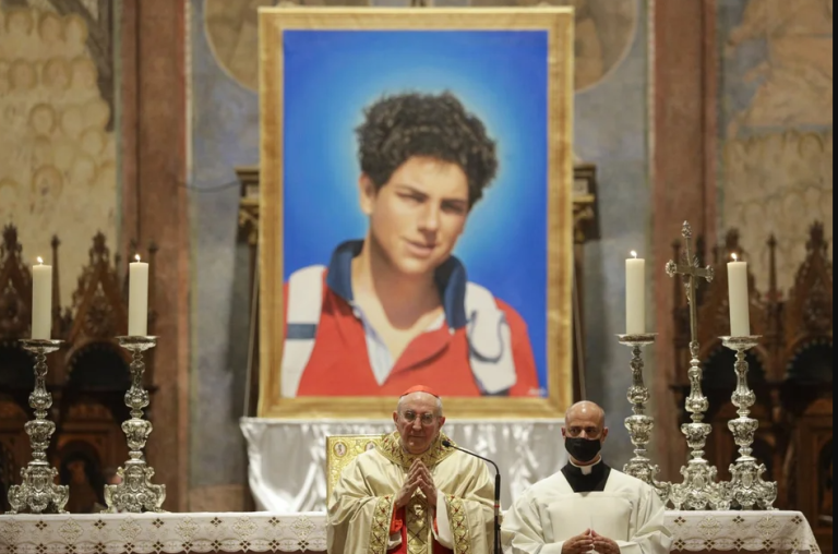 «Ο influencer του Θεού»: Ουρές πιστών στην Ασίζη για 15χρονο -Θα γίνει ο πρώτος millennial άγιος των Καθολικών