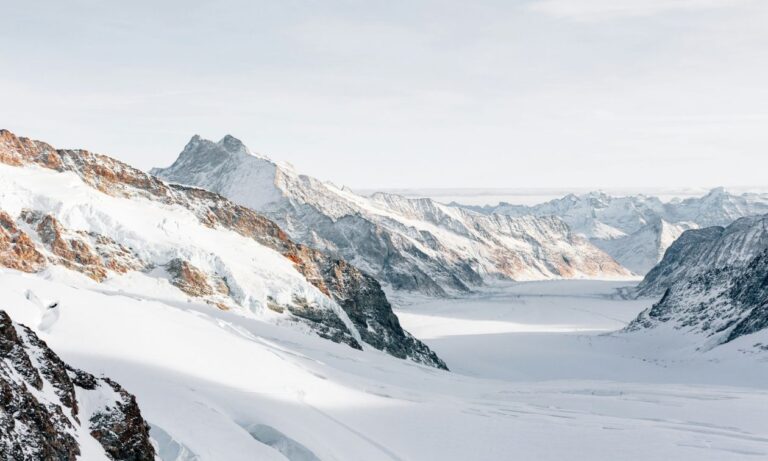 Κάτι τεράστιο συμβαίνει κάτω από τα Ιμαλάια που θα μπορούσε να σπάσει την ινδική πλάκα στα δύο