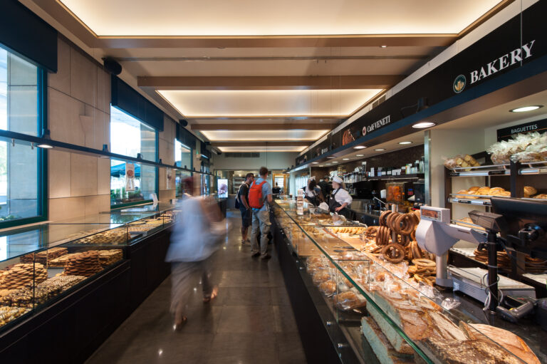 Εντοπίστηκαν ληγμένα γάλατα ενός μήνα σε φούρνο «Βενέτη» – Πρόστιμο 3.000 ευρώ