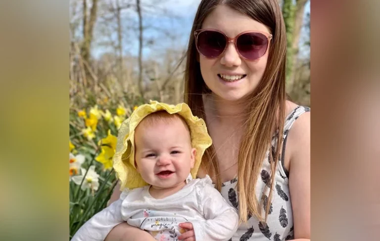 Γάντζος γερανού σκότωσε μητέρα τη στιγμή που έσπρωχνε το καρότσι με το μωρό της