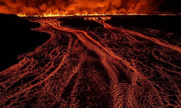 Σεισμός 5,6 Ρίχτερ στην Ισλανδία μετά από έκρηξη ηφαιστείου