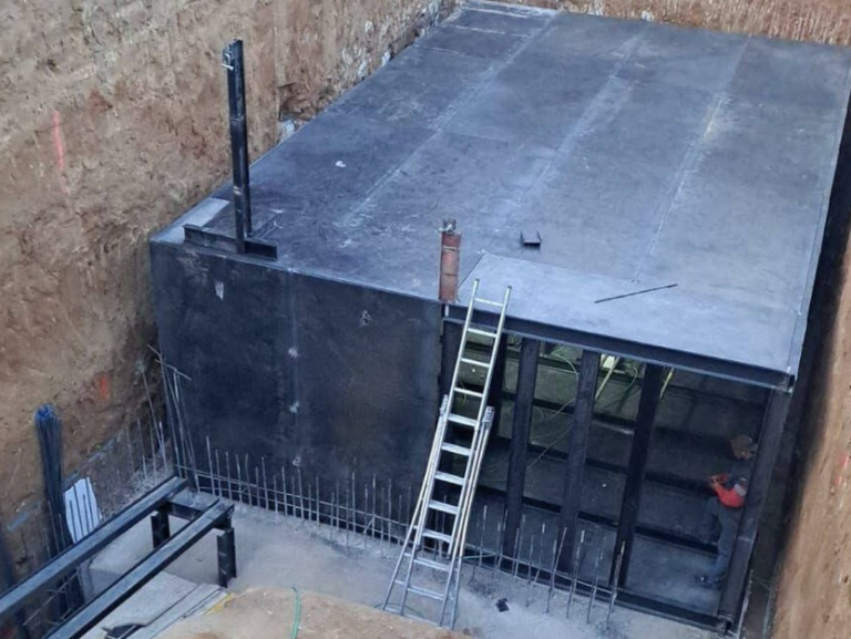 Μυστικά τούνελ, καταφύγια, φλεγόμενοι τάφροι προστασίας και οπλοστάσια> Η Βιομηχανία Πανικού ανθεί σε πρωτόγνωρο βαθμό στις ΗΠΑ