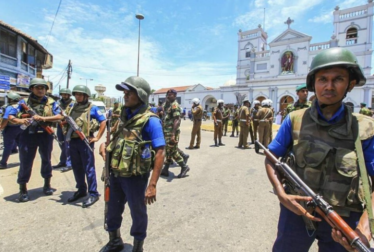Σρι Λάνκα: Ένοπλος άνοιξε πυρ μέσα σε εκκλησία