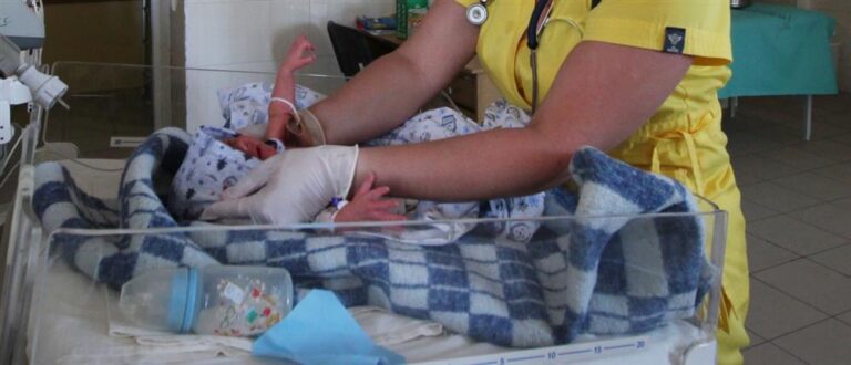 Αίγιο: Τεσσάρων μηνών βρέφος βρέθηκε εθισμένο στα ναρκωτικά