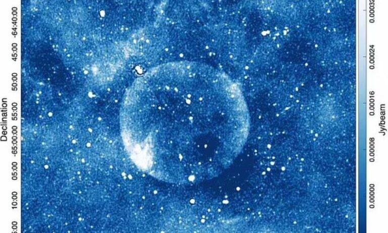 Θρίλερ στο διάστημα: Επιστήμονες εντόπισαν σφαίρα που εκπέμπει ραδιοκύματα – Δεν ξέρουν καν τι είναι