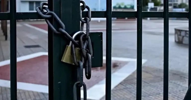 EKTAKTO – ΣYNAΓEPMOΣ TΩPA ΣTHN AΘHNA – EKKENΩNONTAI 5 ΣXOΛEIA