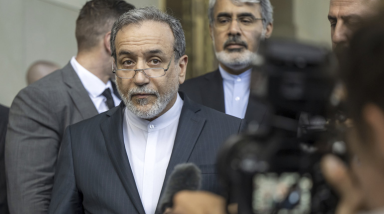 Το Ιράν καταδικάζει τις «ασεβείς και απαράδεκτες» δηλώσεις του Τραμπ για τον Χαμενεΐ