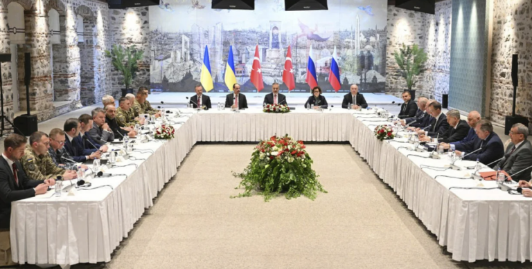 Τα βλέμματα στραμμένα στην Κωνσταντινούπολη για τον δεύτερο γύρο συνομιλιών Ουκρανίας – Ρωσίας