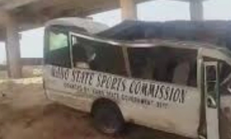 Τραγωδία στην άσφαλτο της Νιγηρίας: 21 αθλητές έχασαν τη ζωή τους σε τροχαίο