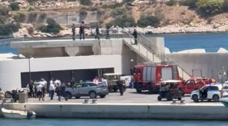 ΕΚΤΑΚΤΟ! ΕΛΙΚΟΠΤΕΡΟ ΕΠΕΣΕ ΜΕΣΑ ΣΤΗ ΜΑΡΙΝΑ ΒΟΥΛΙΑΓΜΕΝΗΣ – ΣΩΟΙ ΟΙ ΕΠΙΒΑΤΕΣ, ΠΑΓΩΣΕ Η ΠΕΡΙΟΧΗ – ΣΟΚ ΚΑΙ ΤΡΟΜΟΣ ΣΤΗΝ ΕΛΙΤ ΤΗΣ ΑΘΗΝΑΣ!