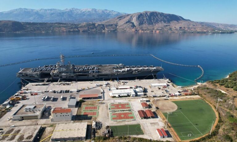 Συνελήφθη Αζέρος που φωτογράφιζε τη βάση στη Σούδα