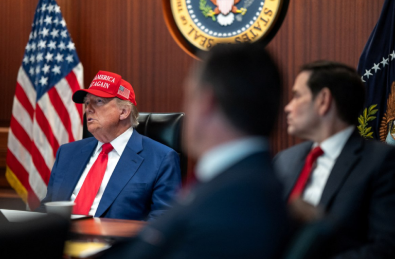 Στο χείλος της Αβύσσου: Οι ΗΠΑ μπήκαν στον πόλεμο με το Ιράν – Βομβάρδισαν τα πυρηνικά εργοστάσια της Τεχεράνης