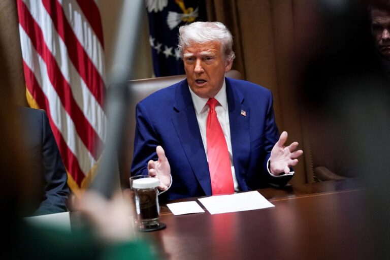 Οργισμένος ο Τραμπ για δημοσίευμα της WSJ: Διαψεύδει επιστολή προς τον Έπσταϊν και απειλεί με μηνύσεις