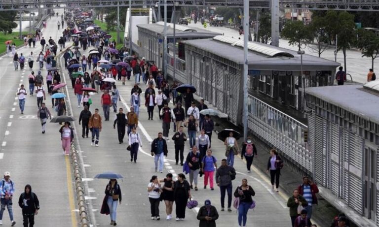 Ισχυρός σεισμός μεγέθους 6,5 βαθμών στην Κολομβία