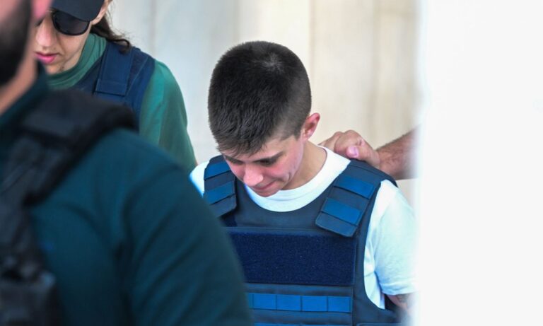 Ειρήνη Μουρτζούκου: «Μεγάλα κεφάλια είναι από πίσω της» – Αποκάλυψη… βόμβα από τη μητέρα της