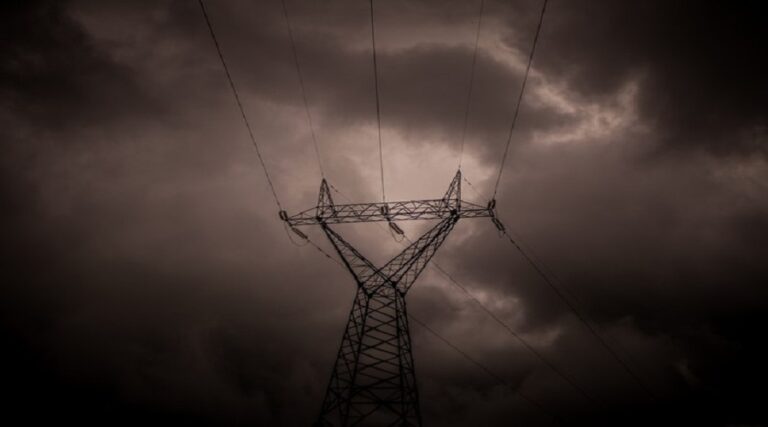 Βερολίνο: Χωρίς ρεύμα 50.000 πολίτες έπειτα από μαζικό μπλακ άουτ – Αναφορές για «εμπρηστική ενέργεια» σε πυλώνες ηλεκτροδότησης