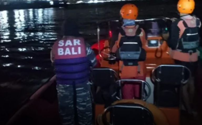 Τραγωδία στην Ινδονησία: 4 νεκροί και 38 αγνοούμενοι σε ναυάγιο ανοικτά του Μπαλί