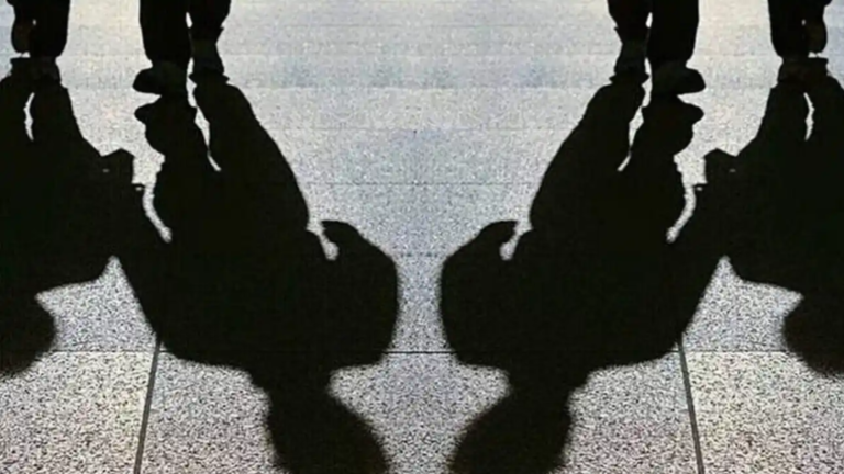 Σοκ στο Ίλιον: 20χρονος έβαλε φωτιά σε 16χρονο!