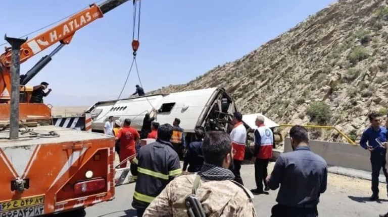 Ιράν: Τουλάχιστον 21 νεκροί και 25 τραυματίες από ανατροπή λεωφορείου