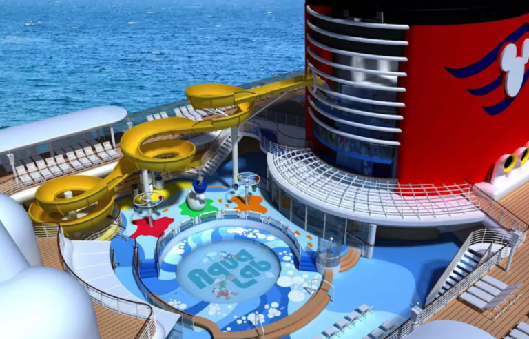 Πατέρας βούτηξε στον ωκεανό από κρουαζιερόπλοιο της Disney για να σώσει την κόρη του