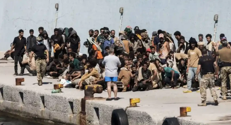 Θ. Πλεύρης: Προανήγγειλε μόνιμη δομή για μετανάστες στην Κρήτη – Αναζητούν στρατόπεδα του υπουργείου Άμυνας