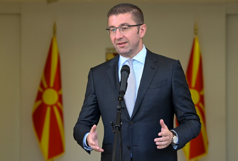 Βόρεια Μακεδονία: Ψηφίστηκε η Έκθεση Προόδου -Αφαιρέθηκαν οι αναφορές σε «μακεδονική εθνική ταυτότητα και γλώσσα»