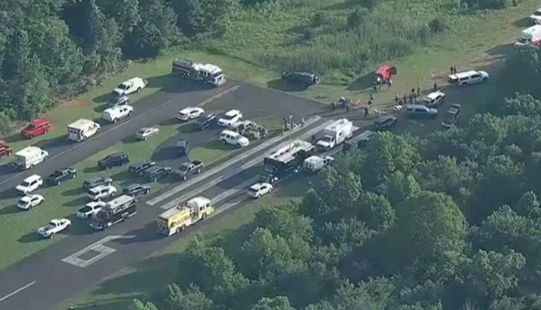 Αεροσκάφος βγήκε εκτός διαδρόμου σε αεροδρόμιο του Νιου Τζέρσεϊ – Τρεις τραυματίες σε κρίσιμη κατάσταση