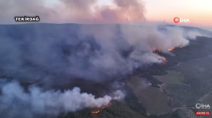 Κόλαση φωτιάς στη βορειοδυτική Τουρκία: Εκκενώθηκαν επτά οικισμοί, ο καπνός έφτασε μέχρι και την Αττική