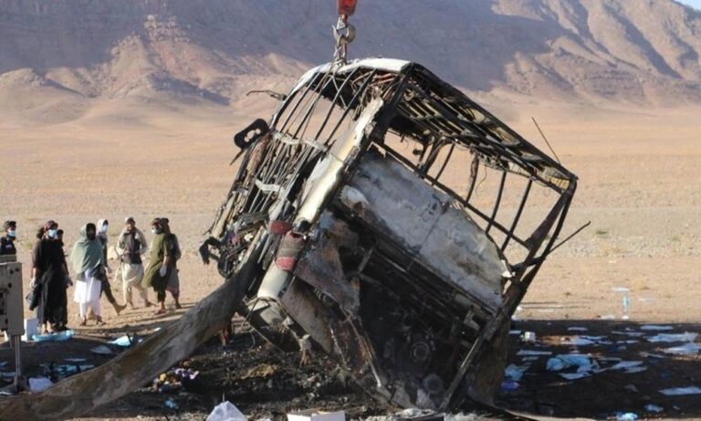 Αφγανιστάν: Πάνω από 70 νεκροί σε δυστύχημα λεωφορείου