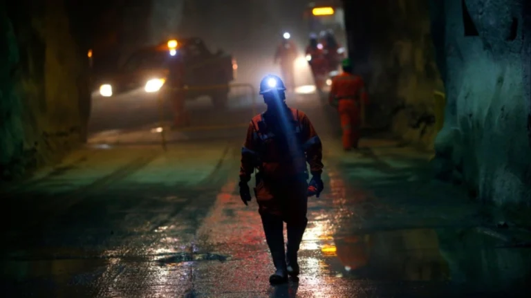 Δύο νεκροί και τέσσερις εγκλωβισμένοι μετά από κατάρρευση στοάς ορυχείου στη Χιλή