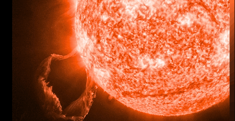 Νέες ισχυρές εκρήξεις στον Ήλιο – Έντονη ανησυχία για μαγνητικές καταιγίδες στη Γη