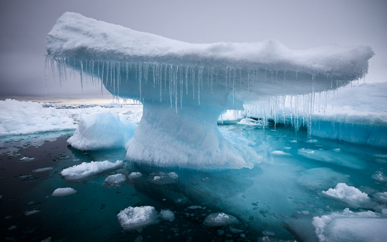 Αόρατος εχθρός – 180.000 παγόβουνα διαλύουν τη Γη, με μεγάλη ταχύτητα – Οι επιστήμονες ανησυχούν και προειδοποιούν