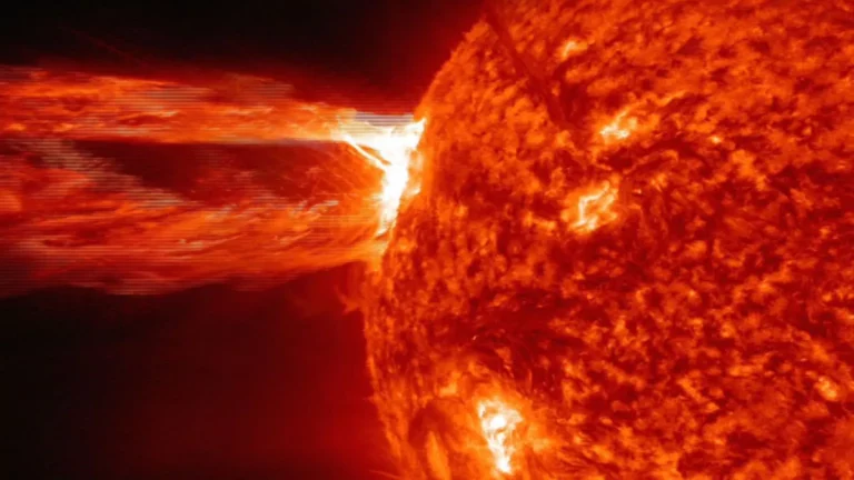 Επιστήμονες προειδοποιούν πως η αυξανόμενη θερμότητα του Ήλιου θα οδηγήσει σταδιακά σε κατάρρευση της ατμόσφαιρας