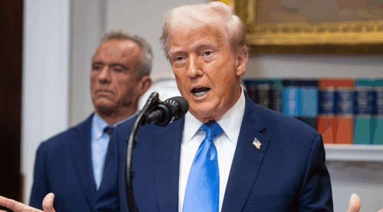 Τραμπ: «Σταματήστε τη Παρακεταμόλη και μην κάνετε τοσα εμβόλια – προκαλούν αυτισμό»