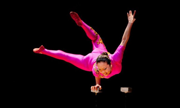 Κολομβία: Σοκαριστική στιγμή για ακροβάτισσα – Έπεσε από ύψος 9 μέτρων!