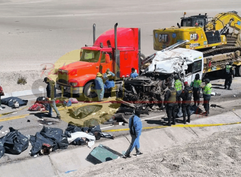 Περού: Τουλάχιστον 14 νεκροί σε σφοδρή σύγκρουση μίνι βαν με νταλίκα που μετέφερε μπουλντόζα