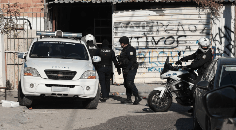 ΕΛ.ΑΣ.: Προσλαμβάνει 100 Ρομά στο σώμα των ειδικών φρουρών