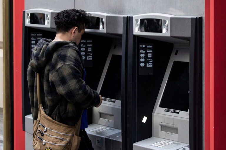 Η καταστροφική εφαρμογή της ψηφιακής ταυτότητας που προκάλεσε πανικό στην Ασία