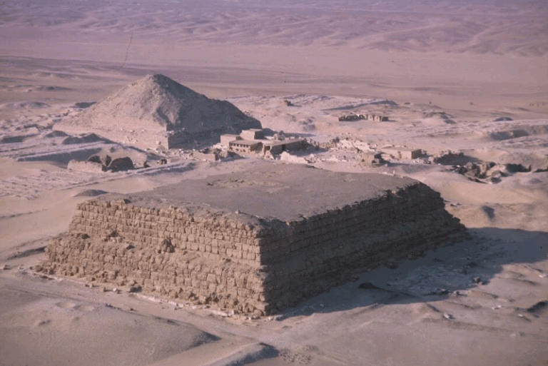 Γιατί ο στρατός κρύβει την μυστηριώδη «Ζώνη 51», την τρομερή ανακάλυψη στις Πυραμίδες της Αιγύπτου