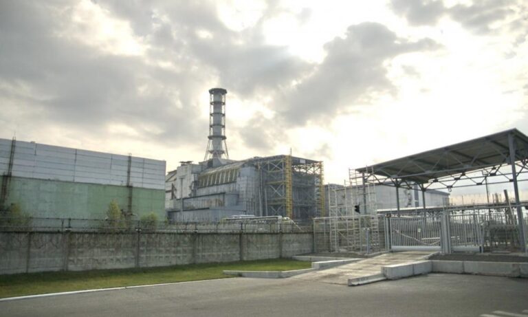 Μπλακάουτ στον πυρηνικό σταθμό του Τσέρνομπιλ από ρωσική επιδρομή