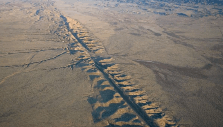 «Δεν είμαστε έτοιμοι για αυτό»: Οι δύο μεγαλύτεροι σεισμοί συγχρονίζονται και απειλούν με βιβλική καταστροφή