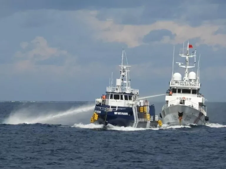 Σύγκρουση κινεζικού πλοίου με πλοίο των Φιλιππίνων στη Νότια Σινική Θάλασσα